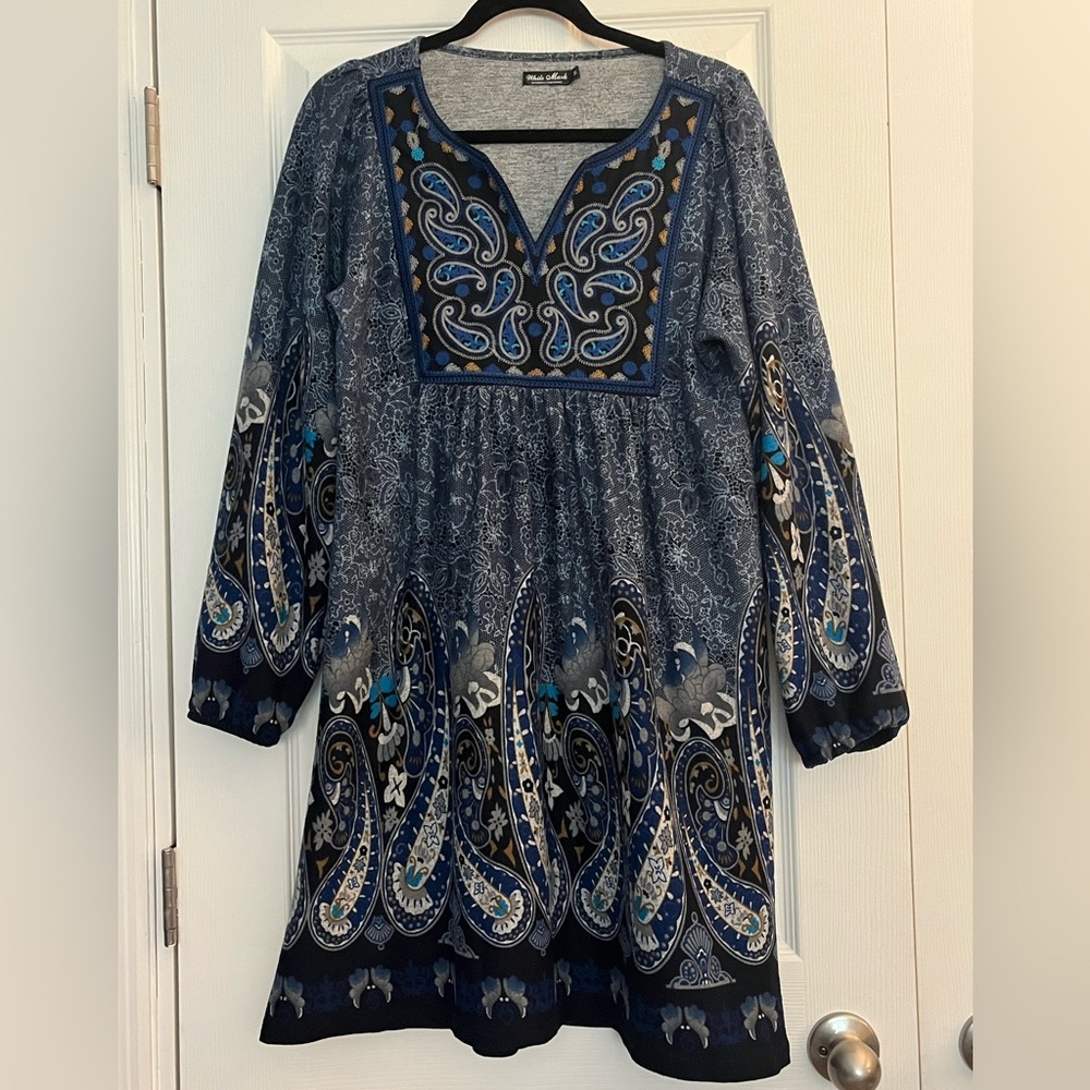 White Mark Navy Paisley Long Sleeve Dress